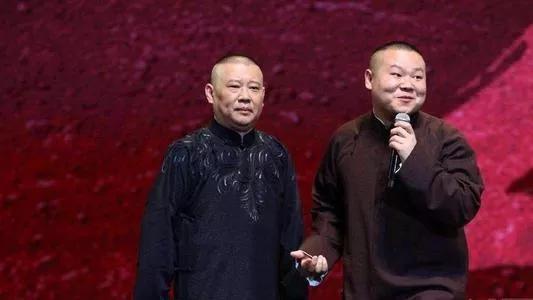 岳云鹏的背后的心酸，岳云鹏街头推销无人问津