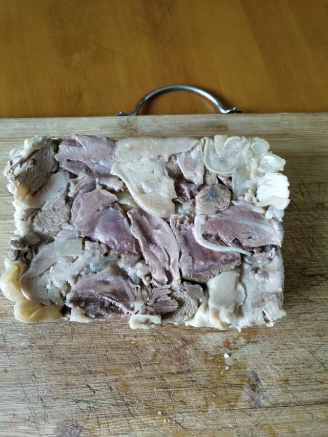 鲜羊肉怎么做好吃，新鲜羊肉怎么做才能最好吃（学饭店做的蒜爆羊肉）