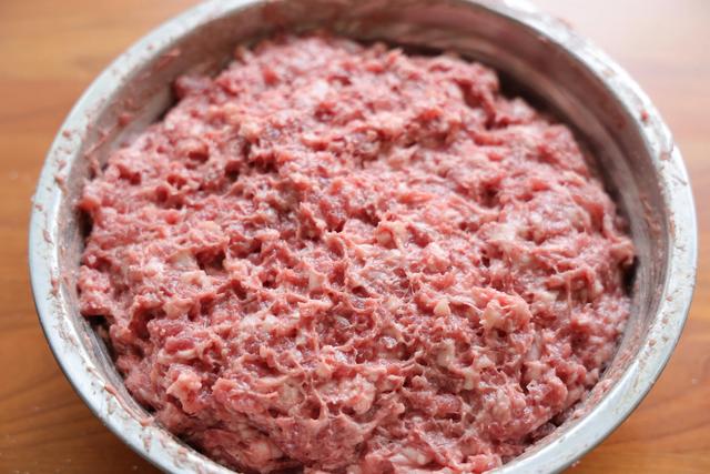 肉肠怎么做好吃，在家做脆皮肉肠的做法（孩子吃了身体壮）