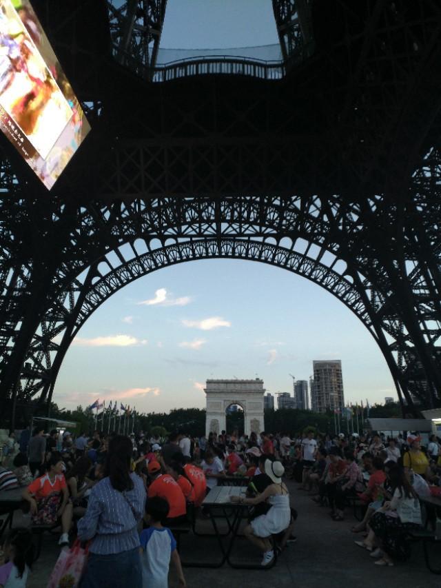 深圳世界之窗晚上有什么看点，最好的风景在门口