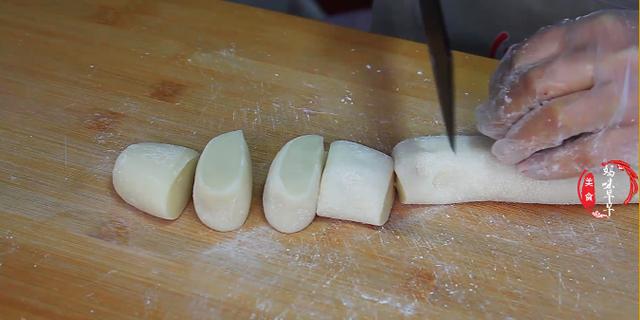 汤圆怎样煮才好吃，汤圆别再传统水煮了