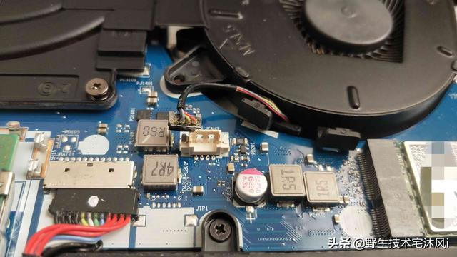 笔记本电脑换硅脂图文，笔记本的拆机清灰和换硅脂指南