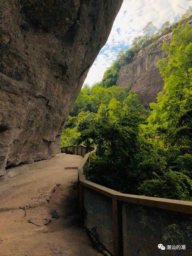 闽北之行武夷山一线天，武夷山旅记（武夷山：我家最窄仅30厘米）