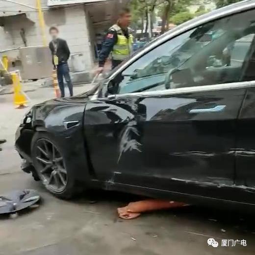 厦门岛内突发事故，一男子当场身亡