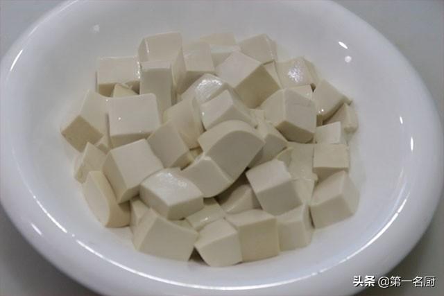 小葱拌豆腐详细做法，中华民族的一道传统菜