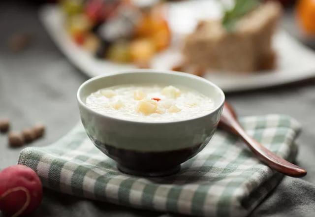 荸荠是清火的还上火的食物，清热降火最宜五种食物