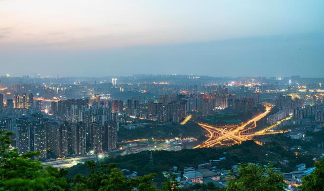 重庆旅游景点山城巷，像是行走在“天上的街市”