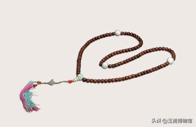 珍贵的绿色佛珠拍卖记录，没想到一串佛珠竟然卖到100万