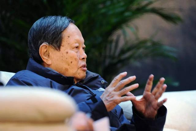 爱因斯坦有哪些预言，爱因斯坦两大预言