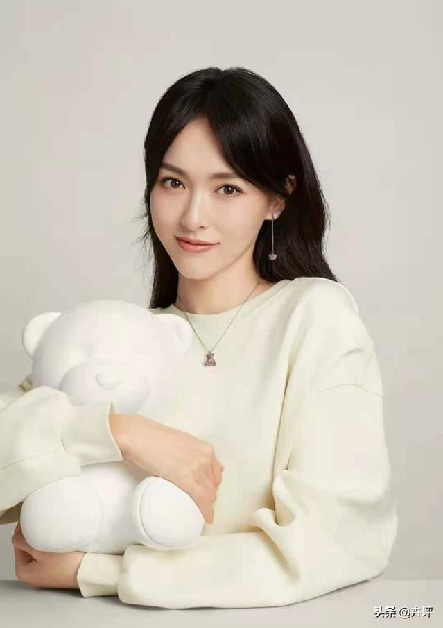 华伦天奴代言人，唐嫣没穿华伦天奴高定（官宣代言辱华品牌）