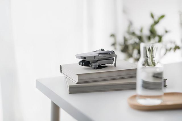 无人机航拍哪个牌子好，航拍无人机各品牌比较（五一野营想带户外无人机）