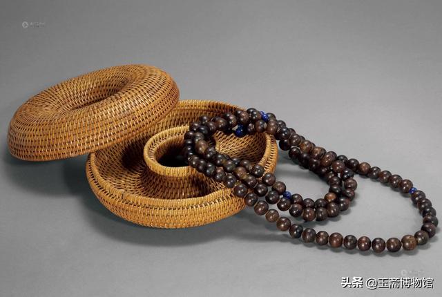 珍贵的绿色佛珠拍卖记录，没想到一串佛珠竟然卖到100万