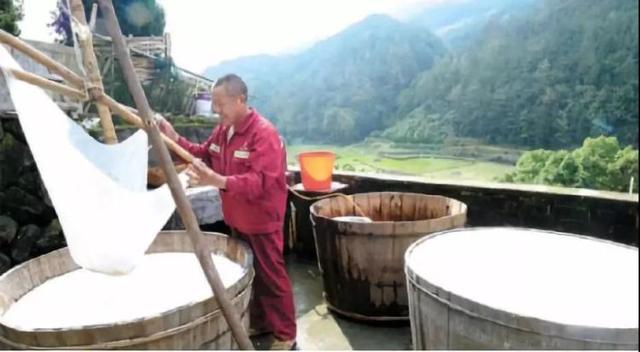 正宗安庆山粉圆子烧肉的做法，地方特色名菜山粉圆子烧肉