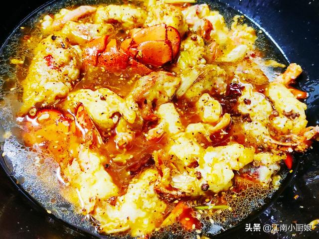 大龙虾蒸多长时间，清蒸波士顿大龙虾蒸多少分钟（小伙1500元买了只龙虾）
