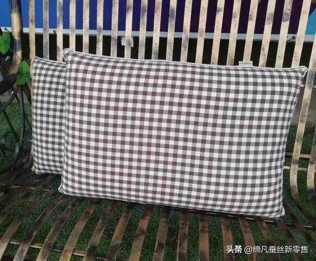 乳胶枕头怎么清洗，乳胶枕用久了怎么清洗
