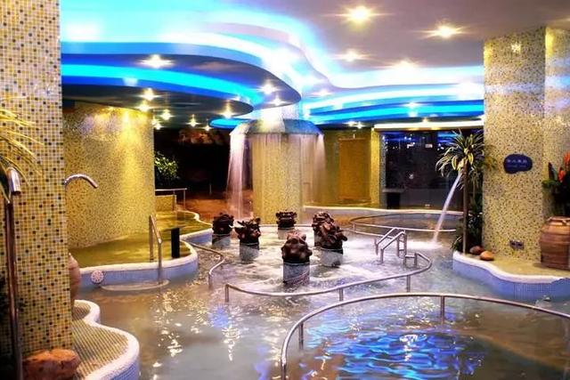 北京最近冬季泡温泉好去处，北京10大温泉度假村等您