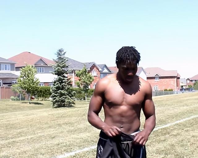 跳绳可以练腹肌吗，每天坚持跑步跳绳可以练出腹肌吗（先减脂后练腹，附一组虐腹动作）