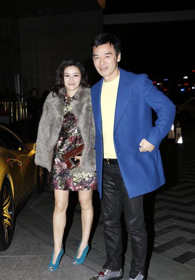 钟镇涛和女儿出嫁，67岁钟镇涛嫁女儿画面曝光