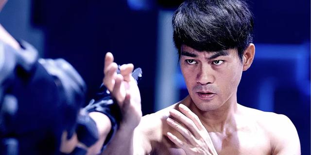 陈国坤一生就演两次李小龙，演绎李小龙的代言人今天是陈国坤