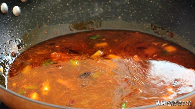 怎样煮牛肉最好吃，怎样做水煮牛肉又香又好吃（直接下锅煮大错特错）