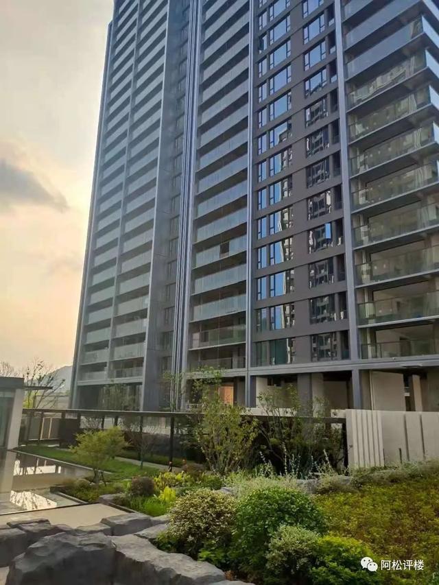 公建化外立面施工需要搭架子吗，公建化外立面是个什么东西