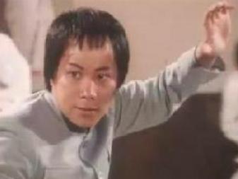 梁小龙秃头吗，被迫跟着我爹看了12遍