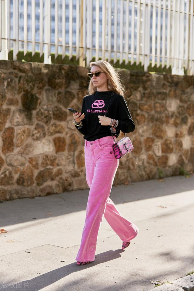 粉色配黑色好看么，粉色如何和黑色搭配（那是你不会搭配）