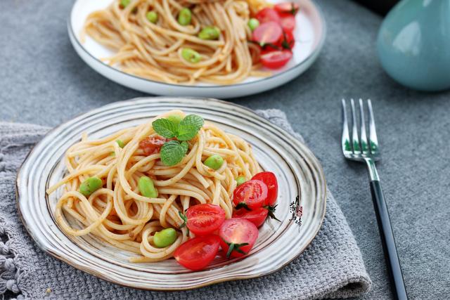 意面怎么做好吃，简单又好吃的意面你学会了吗（比西餐厅的还好吃）