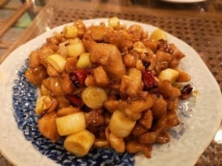 正宗川菜宫保鸡丁，正宗川菜之宫保鸡丁（用鸡腿肉还是鸡胸肉有讲究）