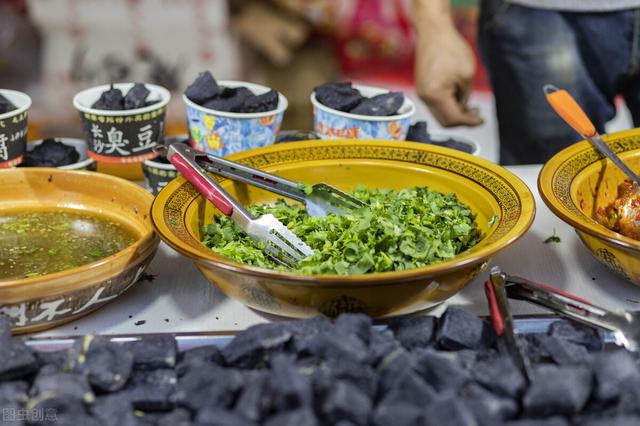 臭豆腐的制作过程，臭豆腐原材料制作过程