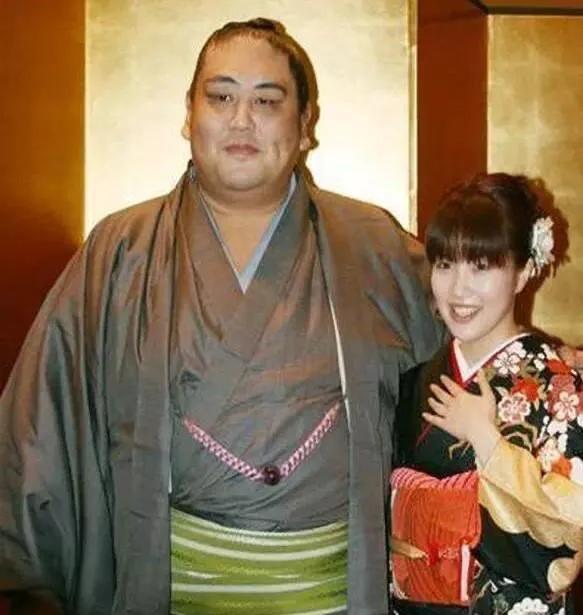 相扑运动员寿命，日本相扑冷知识（日本相扑选手因新冠去世）
