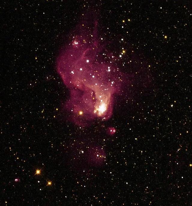 二十亿光年的孤独，二十亿光年的孤独宇宙正在倾斜