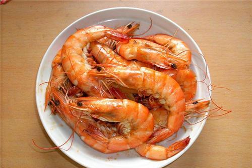 怎么煮虾又干净又好吃，煮虾时直接下锅就