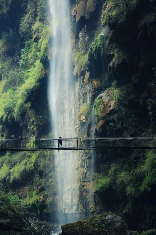 贵州兴义马岭河峡谷风景介绍，万峰成林峡谷飞瀑