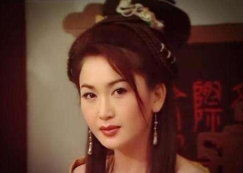 霍思燕最美古装秋容，吴谨言像良家妇女