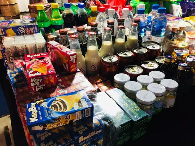 西双版纳江边夜市，西双版纳最火爆的夜市（到西双版纳一定要知道的五件事）