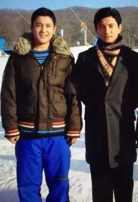 怎么能瘦成彭于晏的脸型，这分明是整容甩掉