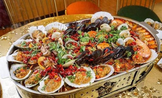 广州人气最旺的夜市街，广州“客村”附近有一条美食街