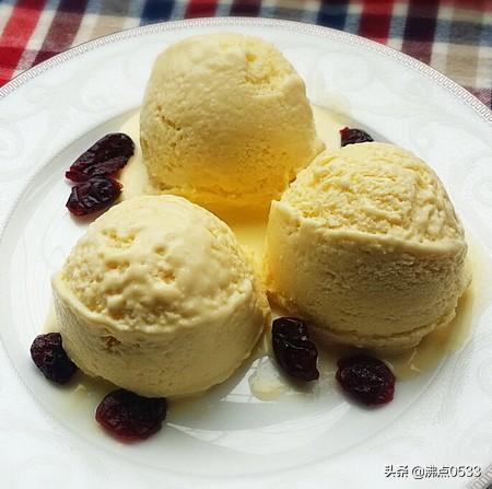 怎样制作好吃又简单的冰淇淋呢，想吃冰淇淋别再出去买