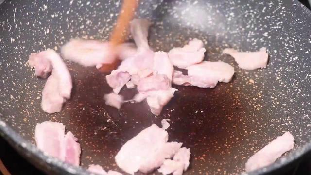 香菇炒肉怎么炒好吃，香菇炒肉怎么做最简单