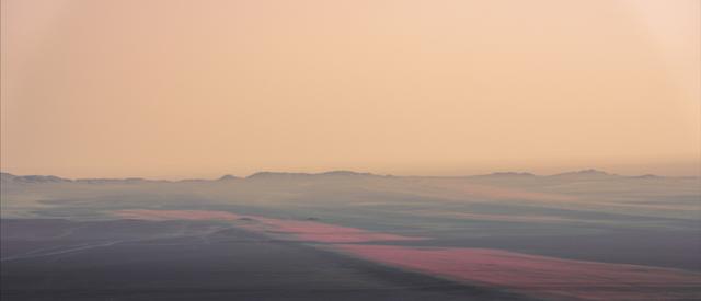 在海西与敦煌交界处，敦煌黑戈壁地区