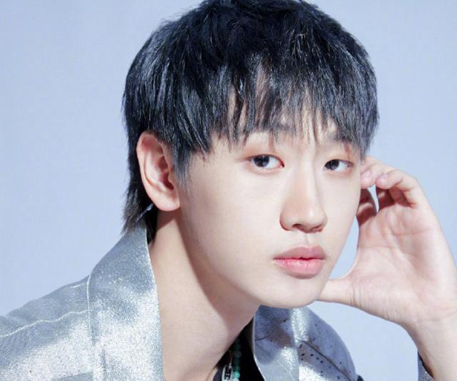 创四刘宇身高，在何炅参照下输给周震南