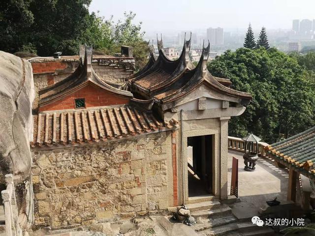 摩尼教弥勒教白莲教，摩尼教的草庵