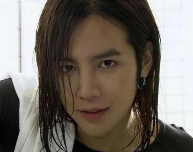 张根硕发福对比，张根硕今天退役了