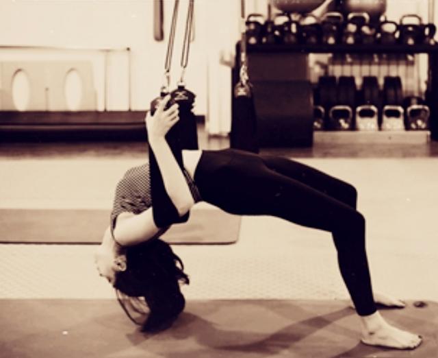 江疏影跟胡歌合照素颜，三十而已江疏影坎坷感情史