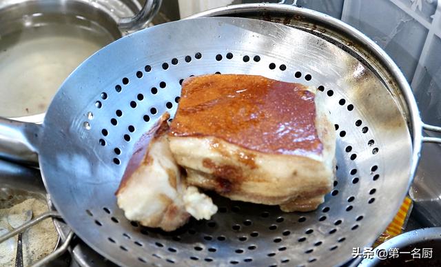 正宗梅菜扣肉的做法步骤，家常梅菜扣肉的做法