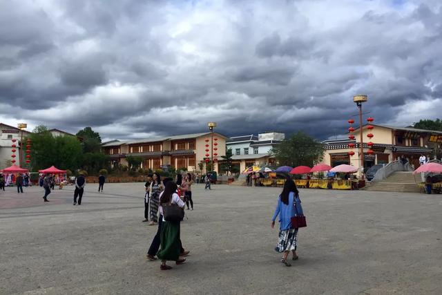 云南省迪庆香格里拉在地图位置，云南省<迪庆藏族自治州篇>