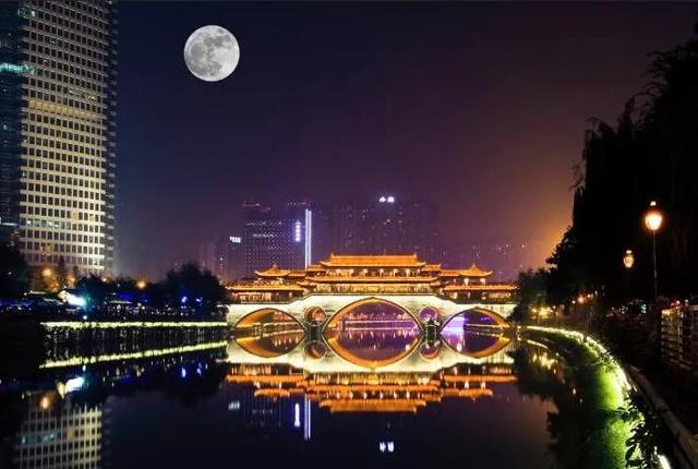 成都旅游十大必去景点，成都旅游攻略必去的10大景点（成都旅游必去十大景点推荐）
