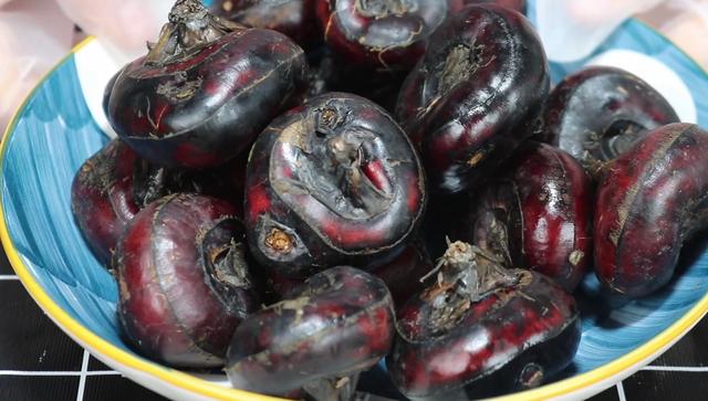 马蹄怎么去皮最干净，马蹄去皮这么简单