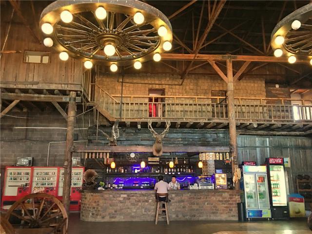 腾格里沙漠旅游攻略，腾格里沙漠腹地的草原奇观